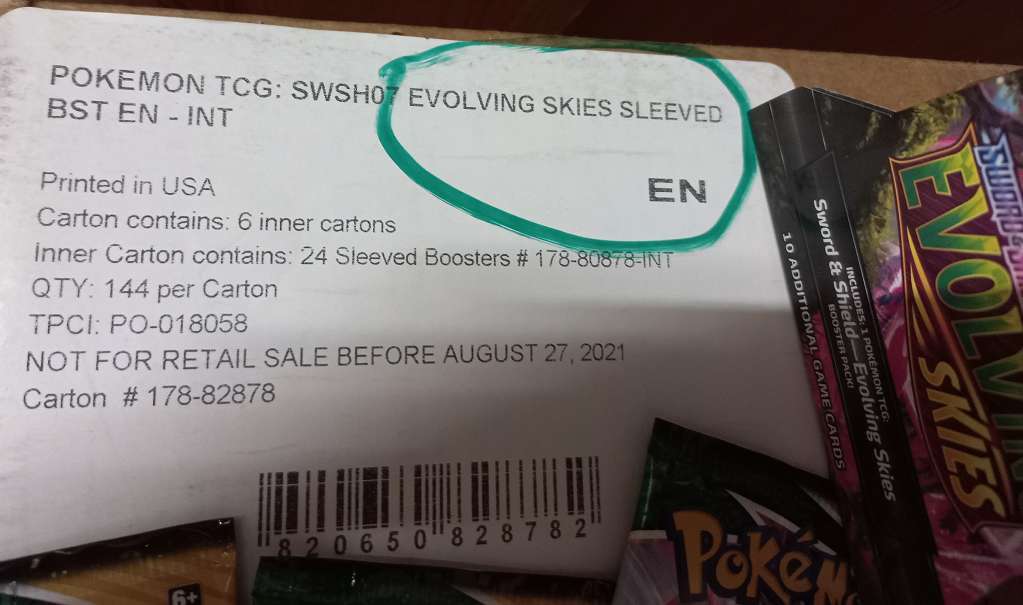 POKEMON 24 x Evolving Skies Sleeved Booster Case EN