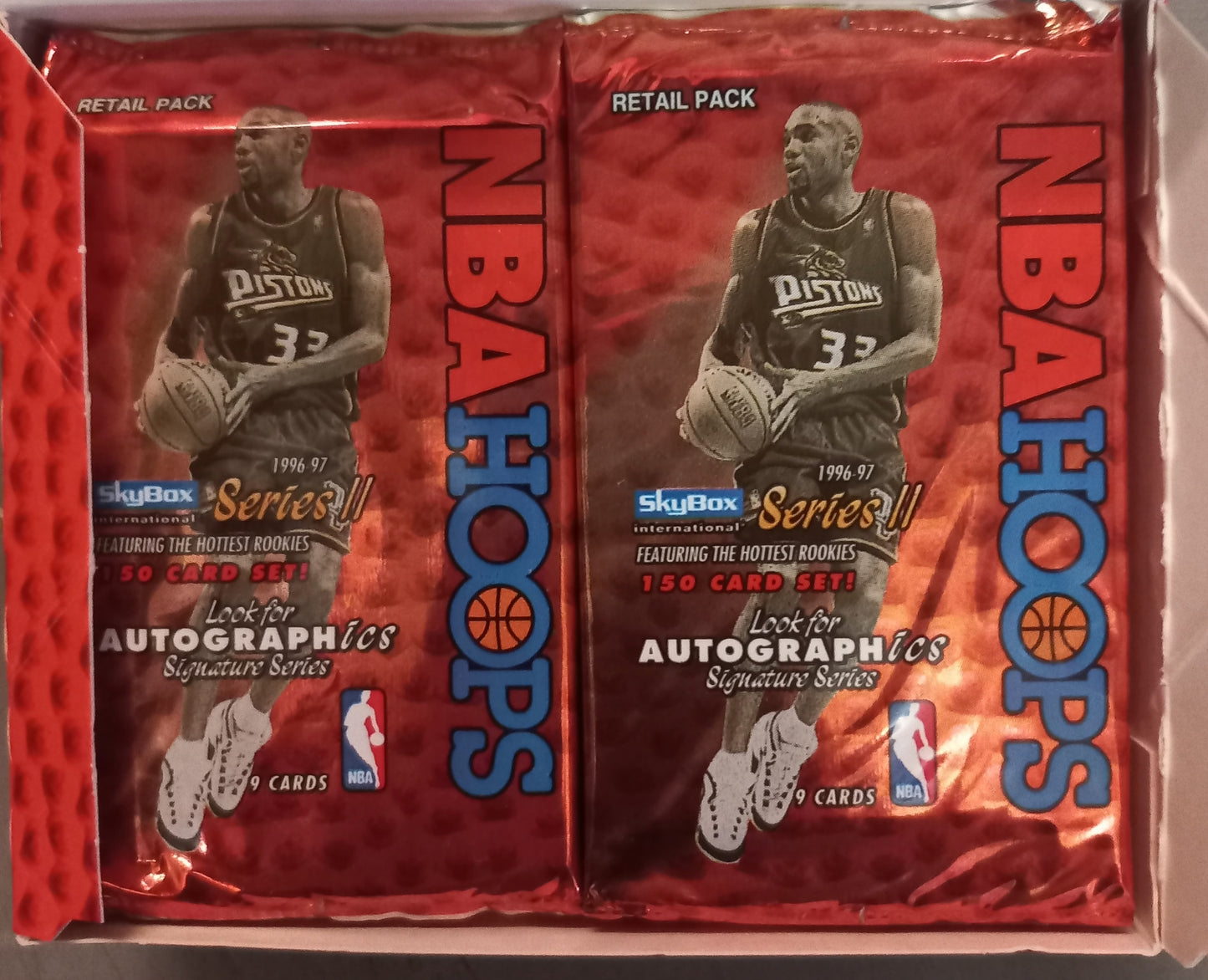 NBA 1996-97 SKYBOX Hoops SERiES 2 PACK(Kobe/Iverson RC ?)
